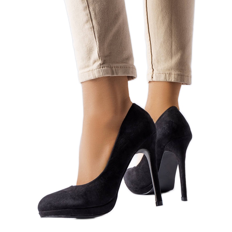 Czarne szpilki z eko-zamszu Bazinet