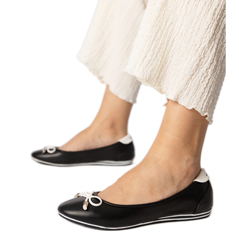 Czarne balerinki zdobione kokardką Maddalena