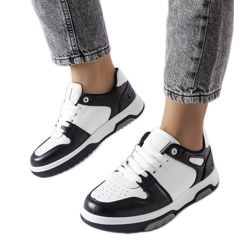 Czarne sneakersy na platformie Kristie białe