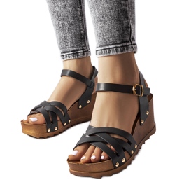 Czarne sandały na koturnie Audric