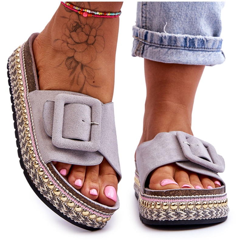 Damskie Klapki Na Zdobionej Platformie Szare Joyce