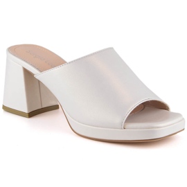 Klapki damskie na słupku z gumką perłowe Sergio Leone KL322 beżowy