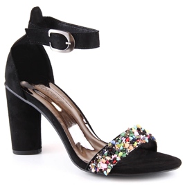 Sandały damskie zamszowe na słupku z koralikami czarne Vinceza 17259