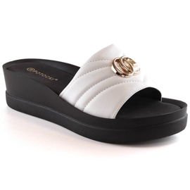 Klapki damskie na koturnie białe Potocki YQ21001