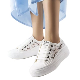 Białe ażurowe trampki Lee Cooper LCW-23-44-1617