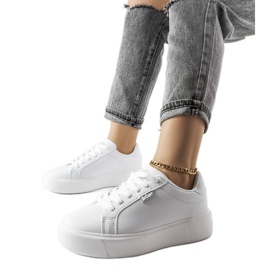 Białe sneakersy Lee Cooper LCW-23-32-1707L