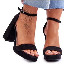 Modne Zamszowe Sandałki Na Kwadratowym Obcasie Czarne Merila