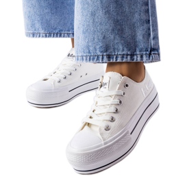 Białe trampki Lee Cooper LCW-22-31-0842L