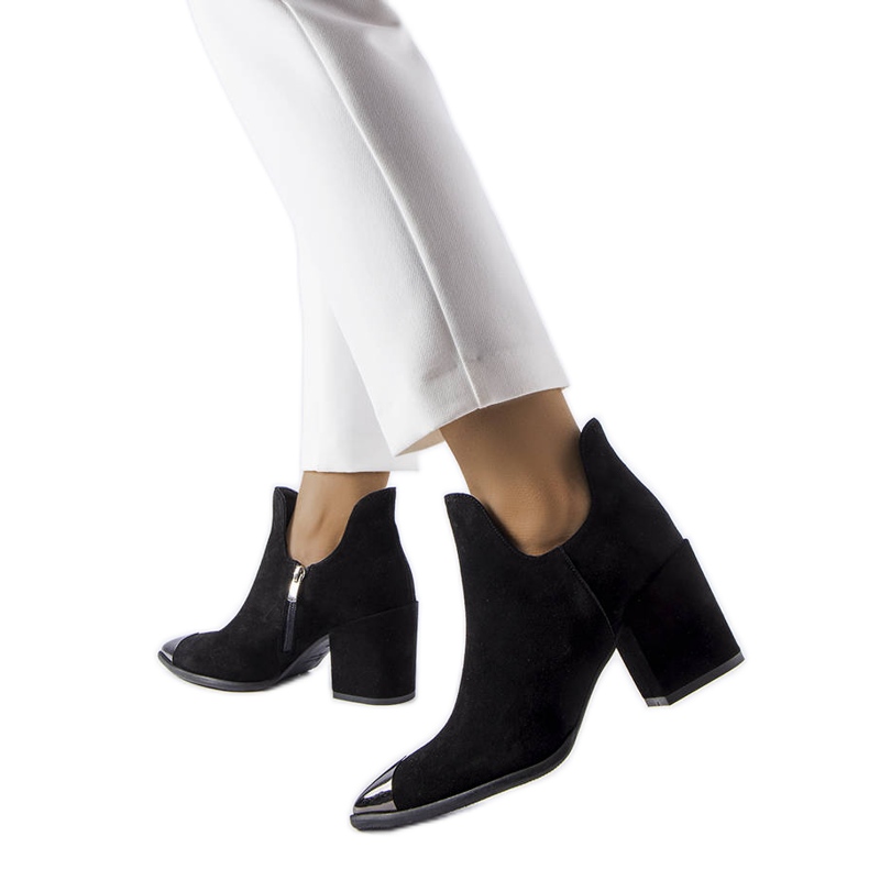 Czarne skórzane botki Karino