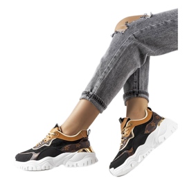 Czarne sneakersy na nieregularnej podeszwie Alta