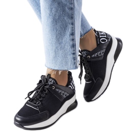 Czarne sneakersy Vinceza