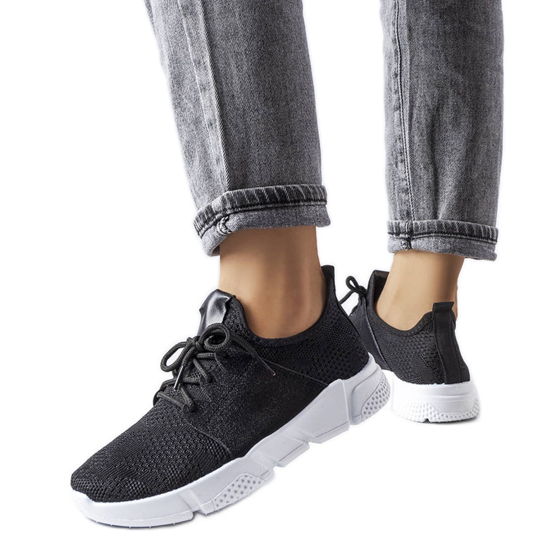Czarne sneakersy z elastyczną cholewką Legnago