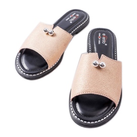 Różowe metaliczne klapki z perełkami Frederi