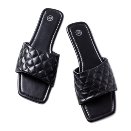 Czarne eleganckie klapki z pikowaniem Labrie