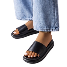 BM Czarne klapki na platformie Paquette