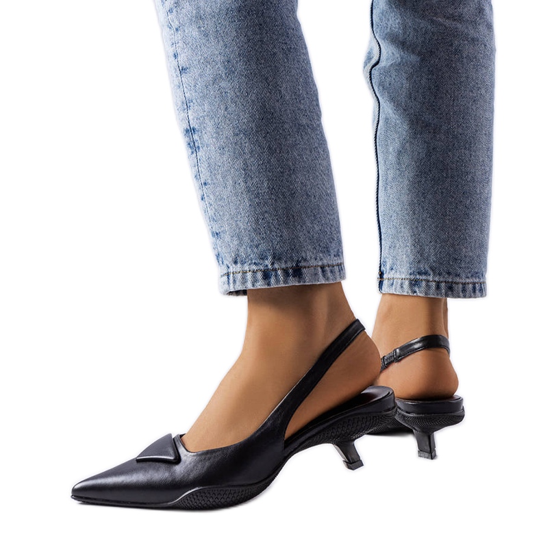 Czarne sandały na niskim obcasie Labonté