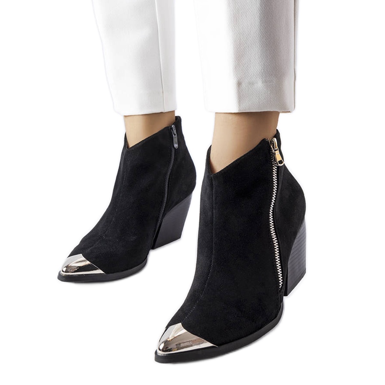 Czarne kowbojki z metalowym noskiem Vergne