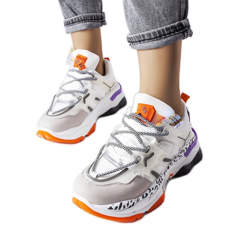 Białe sneakersy z łączonych materiałów Donalina