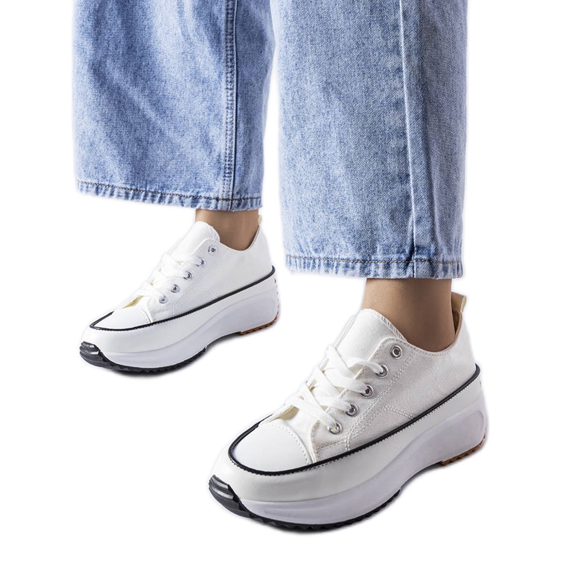 Białe sportowe trampki na platformie McKeylor