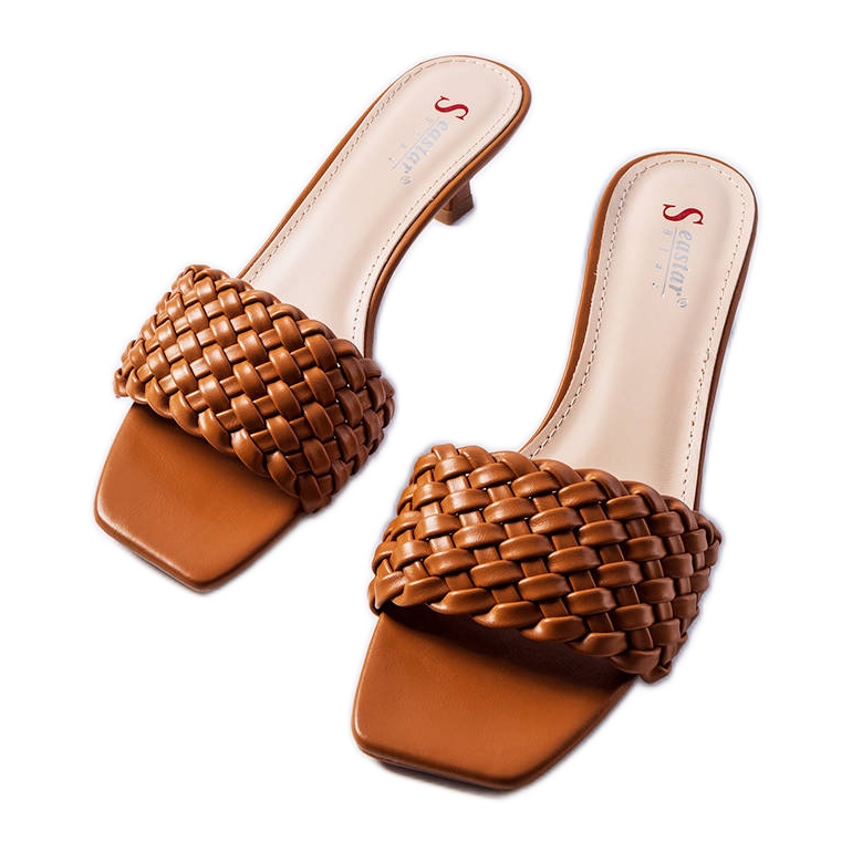 Brązowe klapki na niskim obcasie Burbank