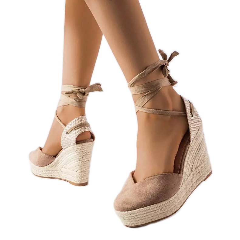 Brązowe espadryle na koturnie Dubois