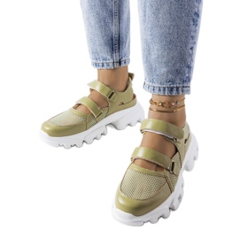 Zielone sneakersy na masywnej podeszwie Djurs