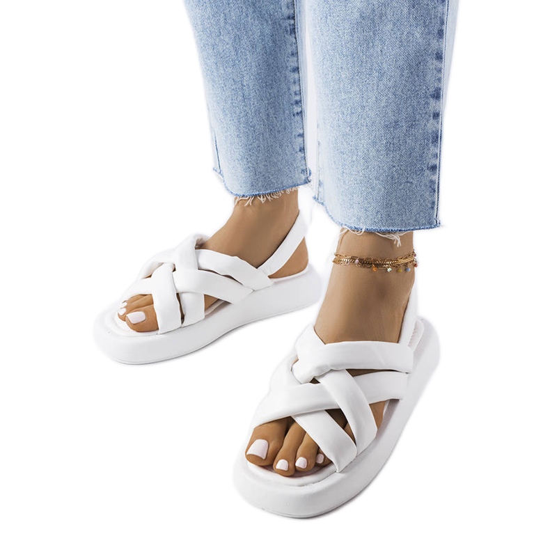 Białe klapki na platformie Primeau