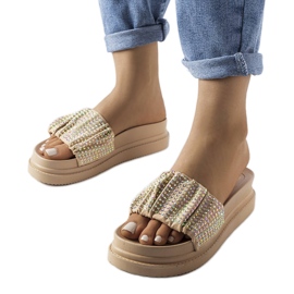 Beżowe klapki na platformie z cyrkoniami Franet beżowy