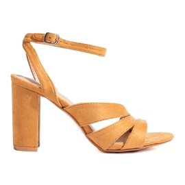 Brązowe sandały na słupku Shelovet