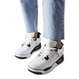 Białe sneakersy z łączonych materiałów Malas