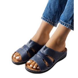 Niebieskie lekkie klapki na koturnie Oliwia