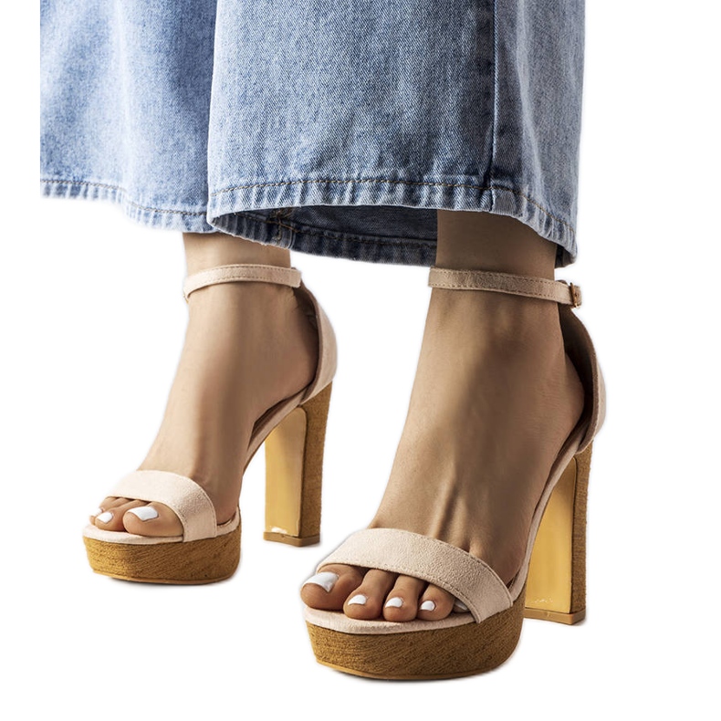 Inna Beżowe sandały na wysokim słupku Selsa beżowy