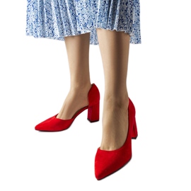 Czerwone czółenka na słupku Sargent