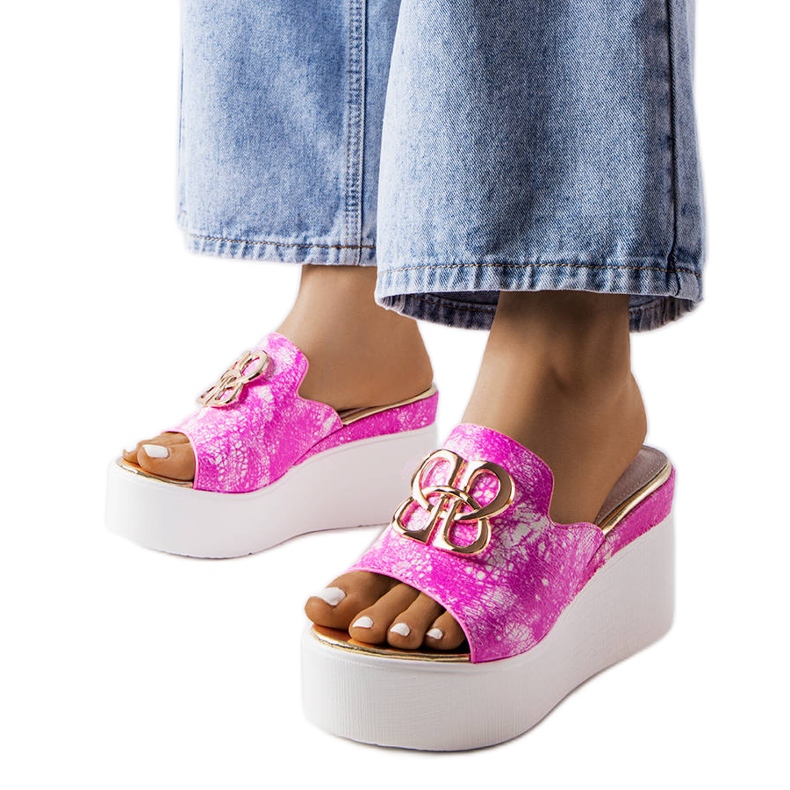 Różowe klapki na koturnie Havanna