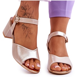 Vinceza Damskie eko-skórzane sandały na słupku złote metaliczne złoty