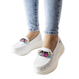 Białe mokasyny z kryształkami Gisella