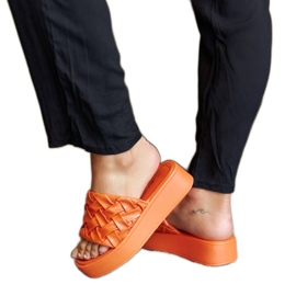 Pomarańczowe klapki na platformie Colonnello