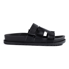 Czarne damskie klapki na grubej platformie Shelovet