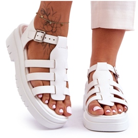 Skórzane Płaskie Sandały Z Paseczkami Białe Diosa