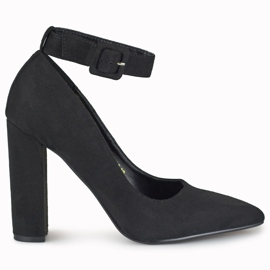 Czarne czółenka damskie zapinane na kostce