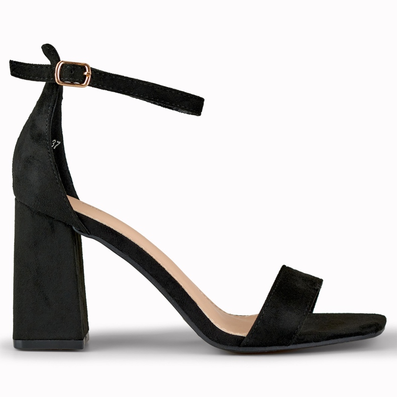Czarne sandały na wysokim obcasie