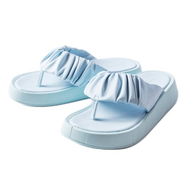 Niebieskie japonki z marszczeniem