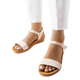 Beżowe sandały na koturnie Loggia beżowy