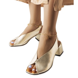 Złote sandały na słupku Karino złoty