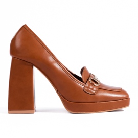 Brązowe czółenka na grubym słupku Shelovet