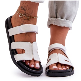 Materiałowe Damskie Klapki Na Rzep Białe Jose