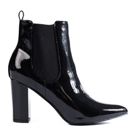 Lakierowane czarne botki na obcasie Shelovet