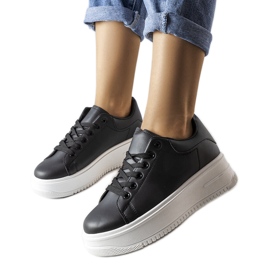 Czarne sneakersy na platformie Holante