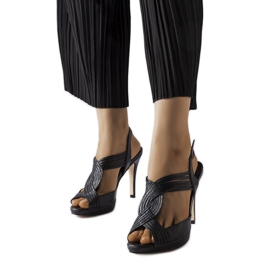 Czarne sandały na szpilce Tougas