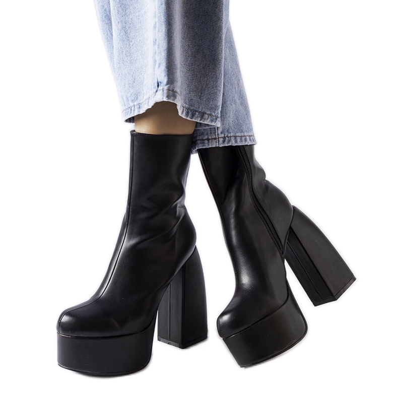 Inna Czarne botki na wysokim słupku Baratti